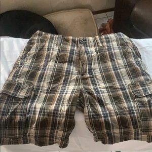 34” St. John’s Bay Mens Cargo Shorts Plaid